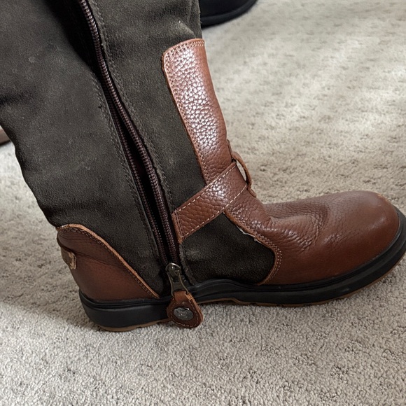Pajar Brown and Dark Gray Women\'s Winter Boots